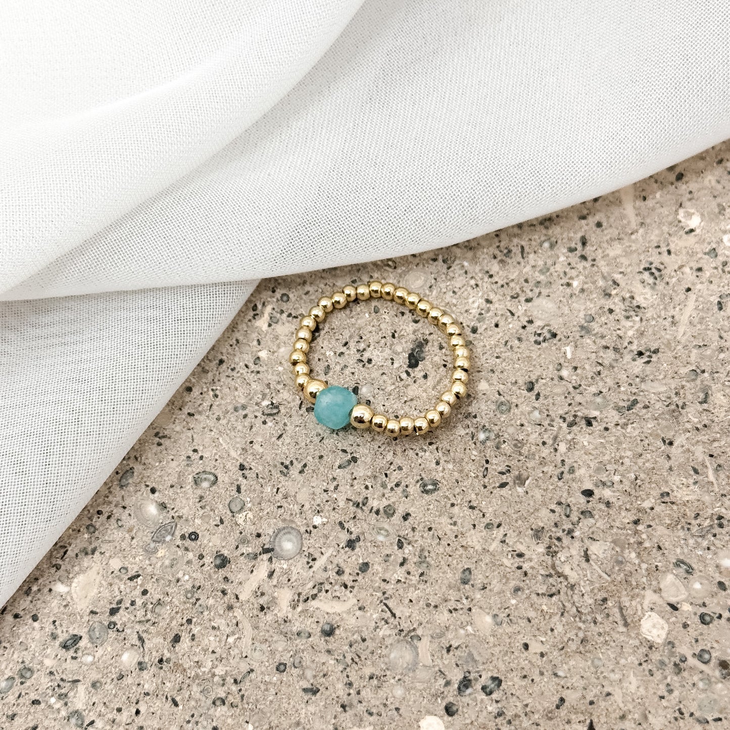 Anello elastico con pietre Miyuki e pepite dorate - Spiritual - Lumiere Bijoux