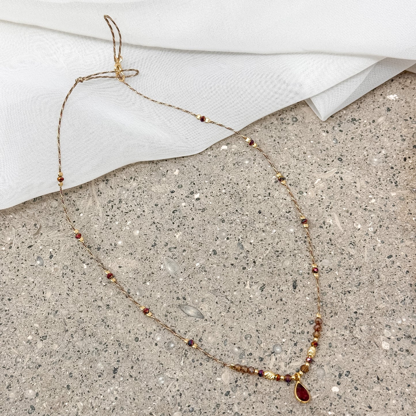 Collana regolabile con cordino e pietra semipreziosa pendente - Lumiere Bijoux