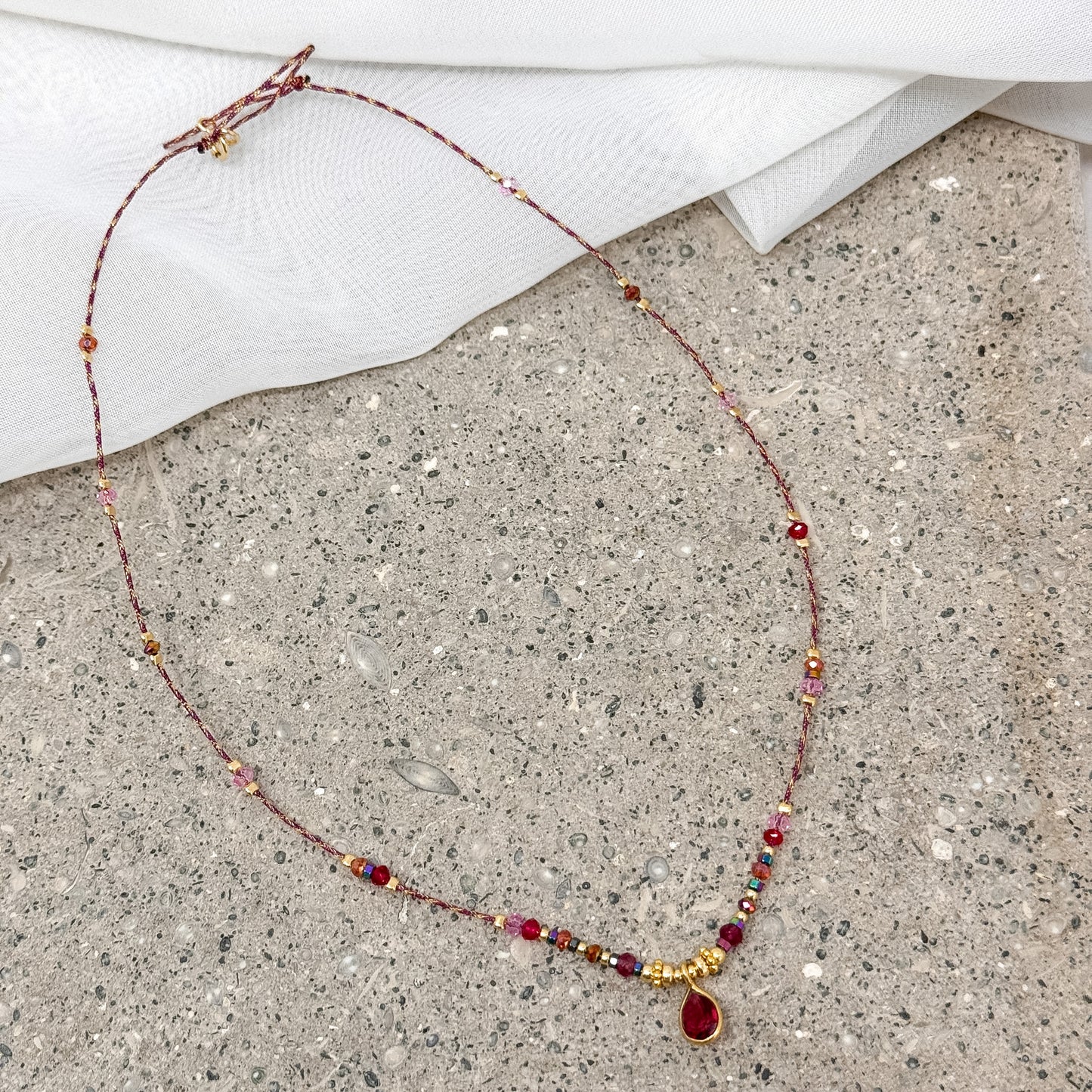 Collana regolabile con cordino e pietra semipreziosa pendente - Lumiere Bijoux