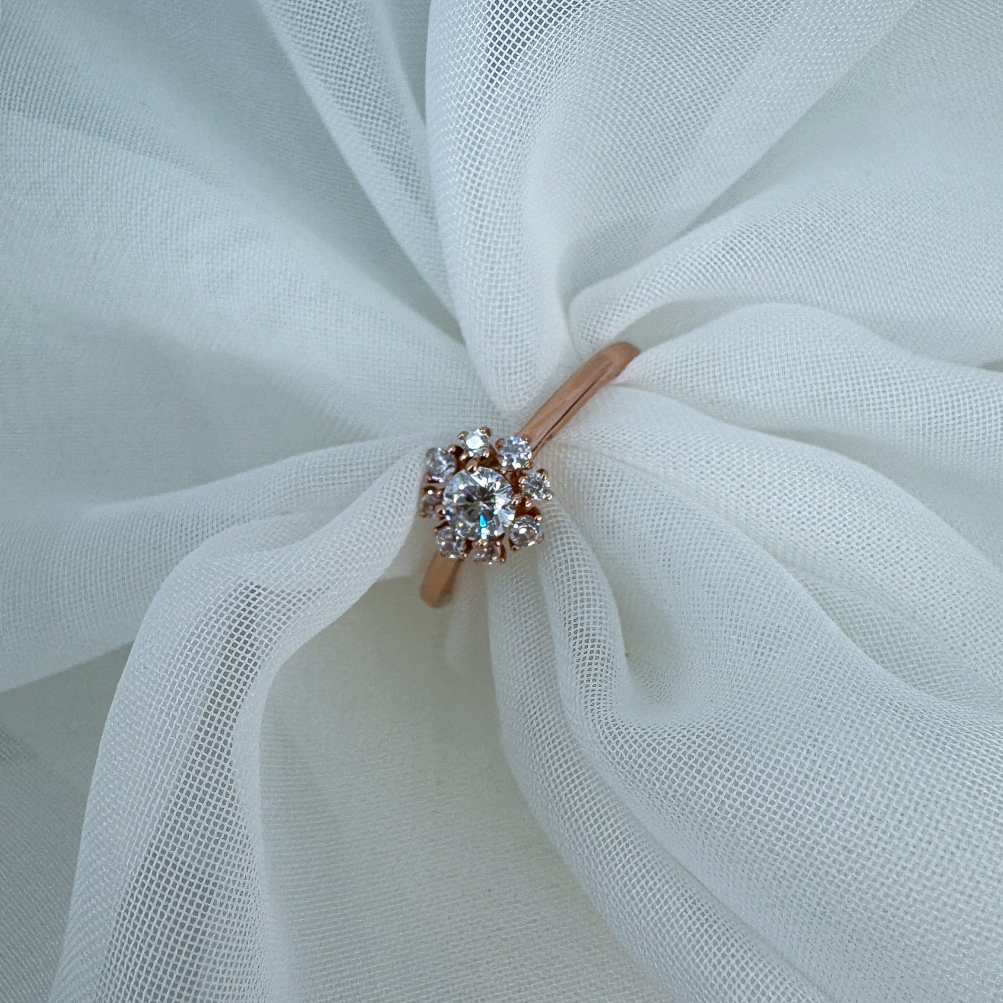 Anello regolabile fiore zirconi bianchi - Lumiere Bijoux