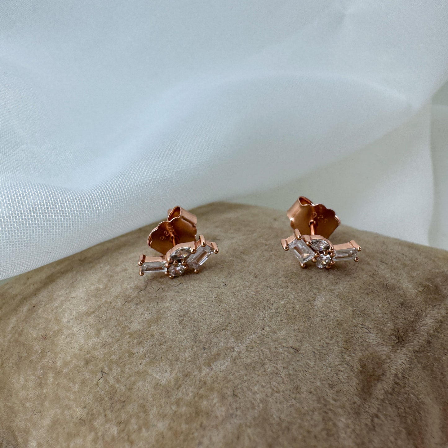 Coppia orecchini lobo micro zirconi geometrici - Lumiere Bijoux