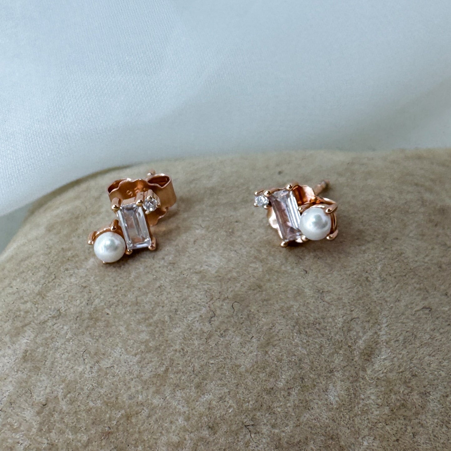 Coppia orecchini lobo micro zirconi e perla - Lumiere Bijoux