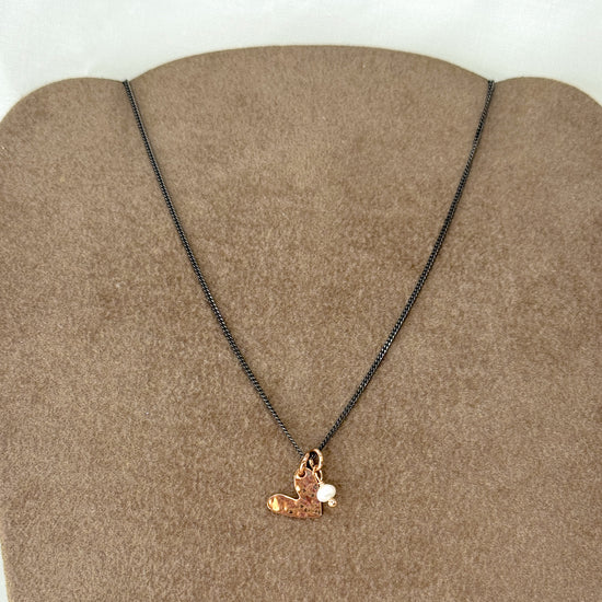 Collana catena grumette cm 35 rutenio con pendente emozionale battuto rosé e micro perla - Lumiere Bijoux