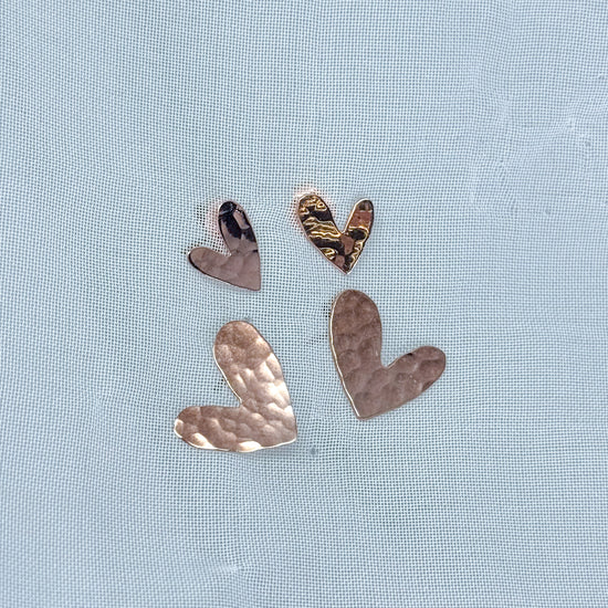 Coppia orecchini CUORE BACIO battuto a lobo in argento 925 rosé - Lumiere Bijoux