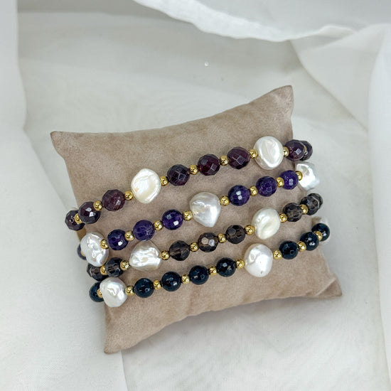 Bracciale elastico pietre naturali alternate da perle keshi e pepite argento dorato - Lumiere Bijoux