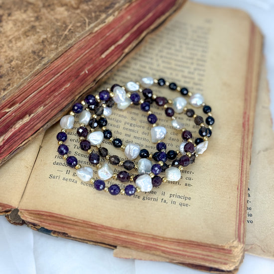 Bracciale elastico pietre naturali alternate da perle keshi e pepite argento dorato - Lumiere Bijoux