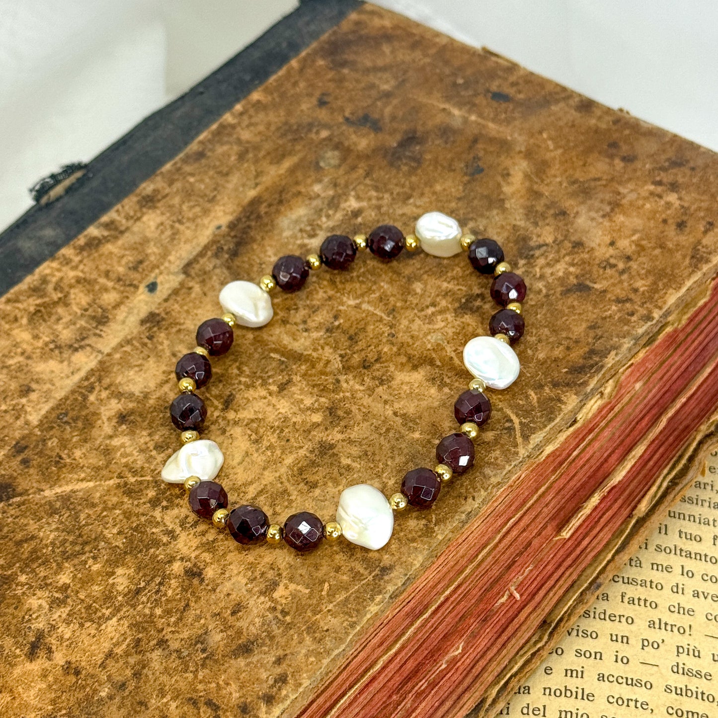 Bracciale elastico pietre naturali alternate da perle keshi e pepite argento dorato - Lumiere Bijoux