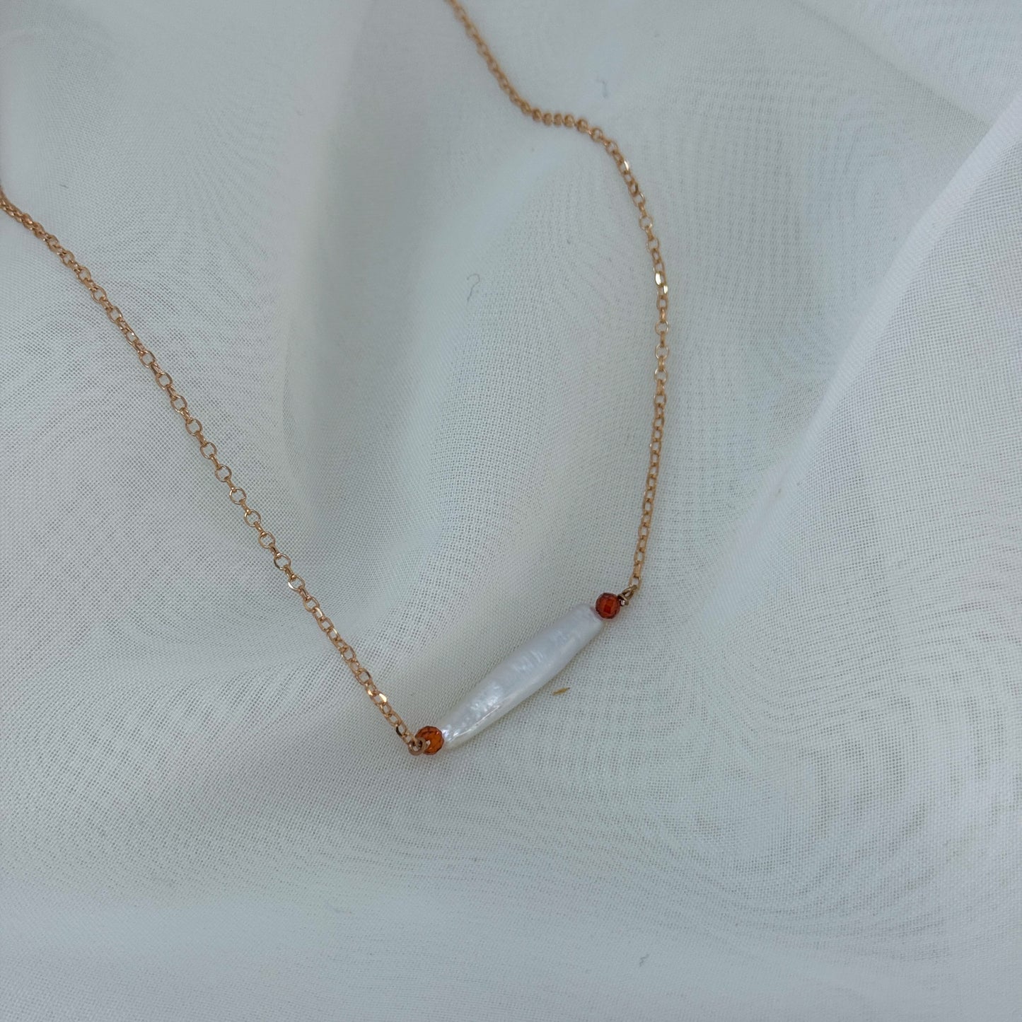 Collana catena rolò con perla rettangolare e cristalli ambra cm33 - Lumiere Bijoux