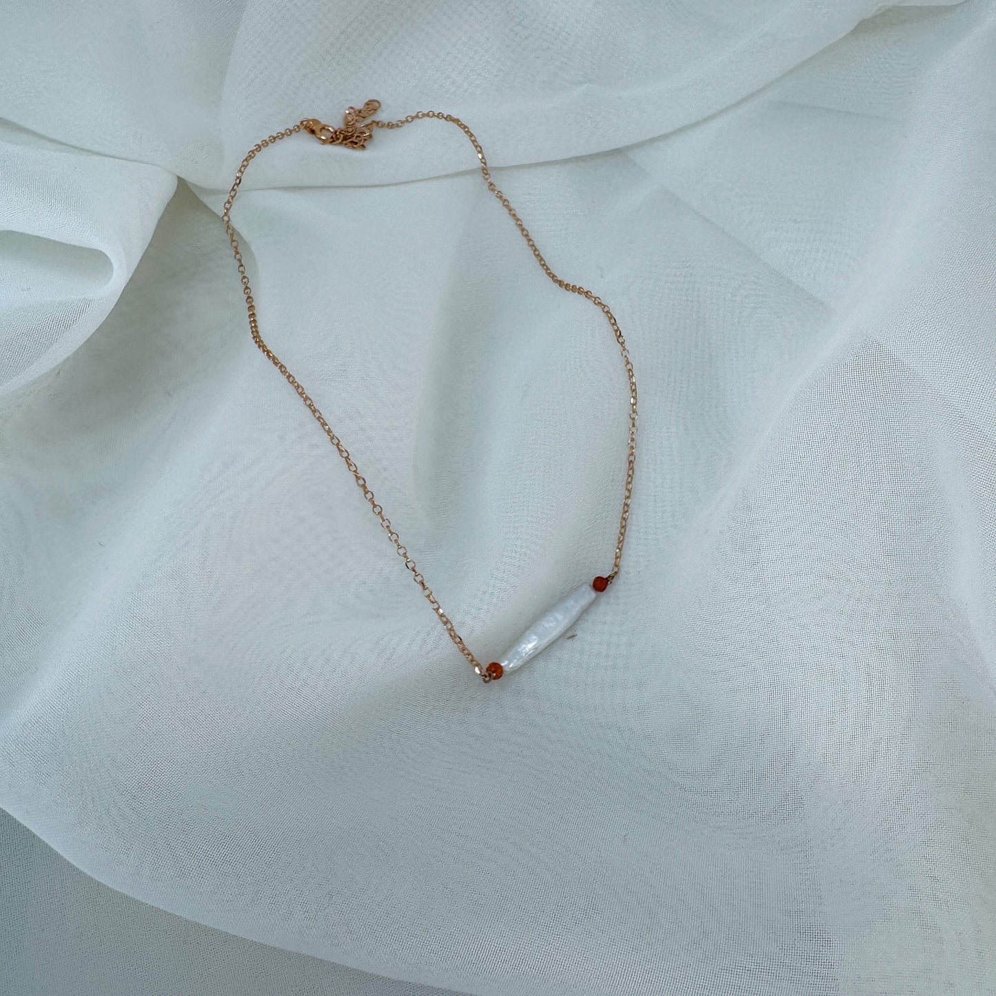 Collana catena rolò con perla rettangolare e cristalli ambra cm33 - Lumiere Bijoux