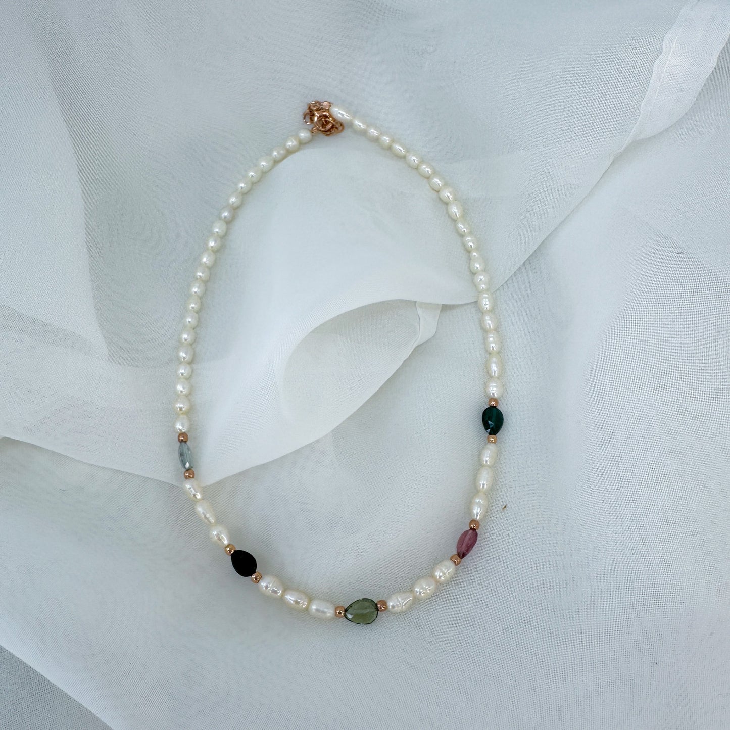 Collana perle risino alternata da pietre tormalina - Lumiere Bijoux