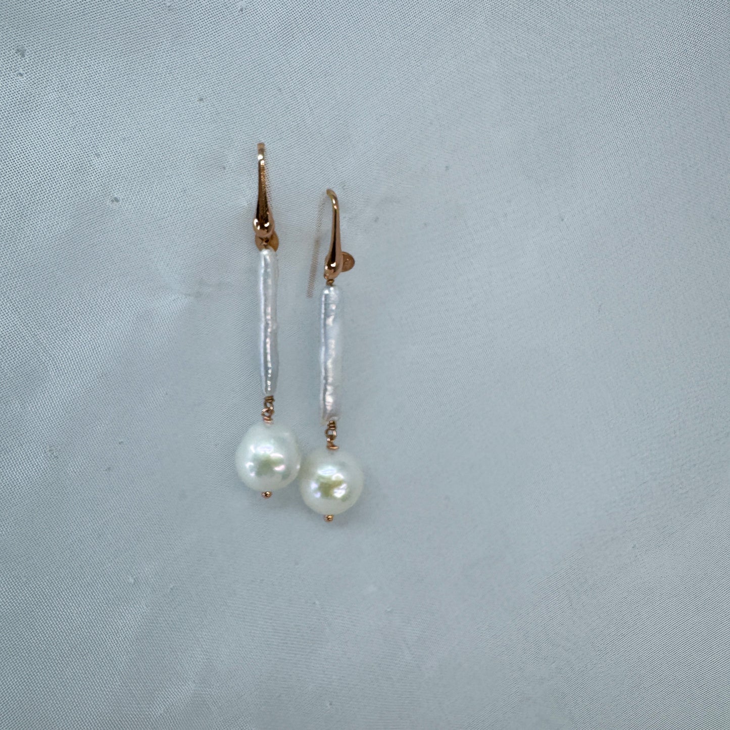 Coppia orecchini pendenti con perla rettangolare e perla tonda finale - Lumiere Bijoux