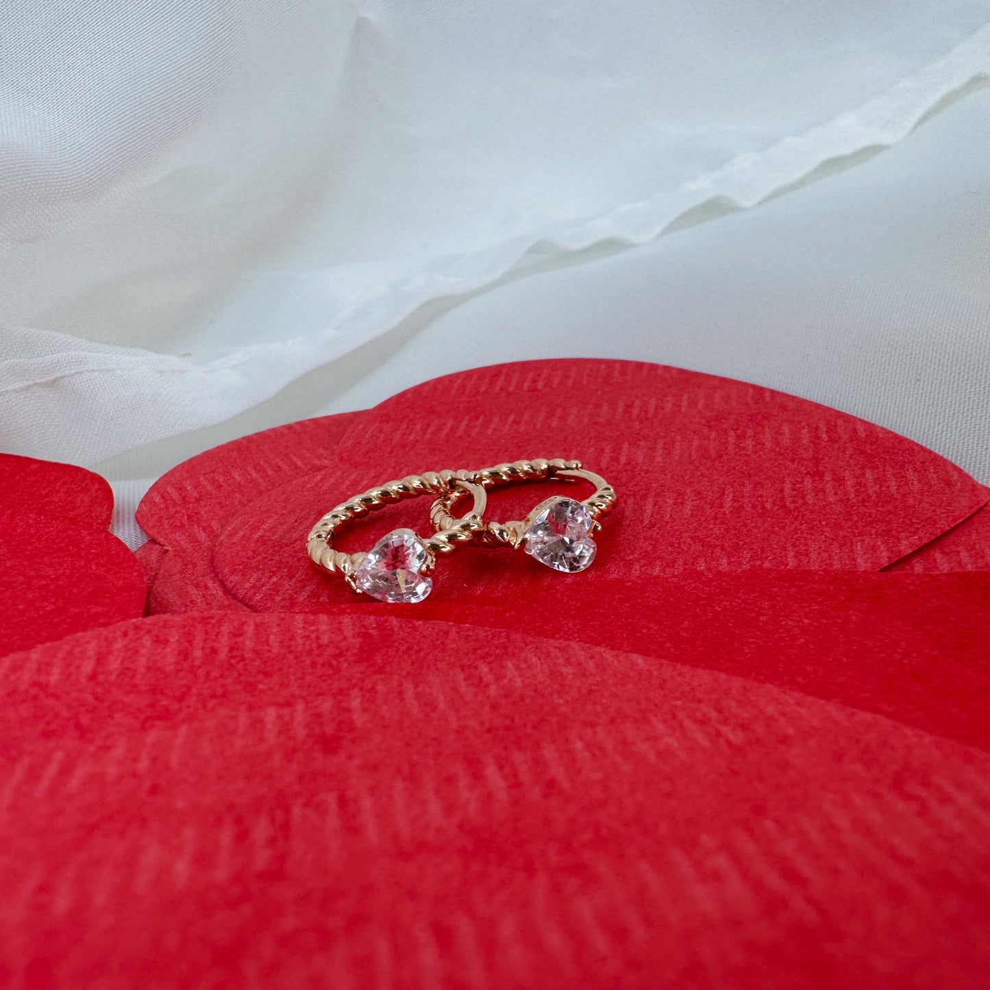 Coppia orecchini cerchietto torchon con zircuore bianco - Lumiere Bijoux