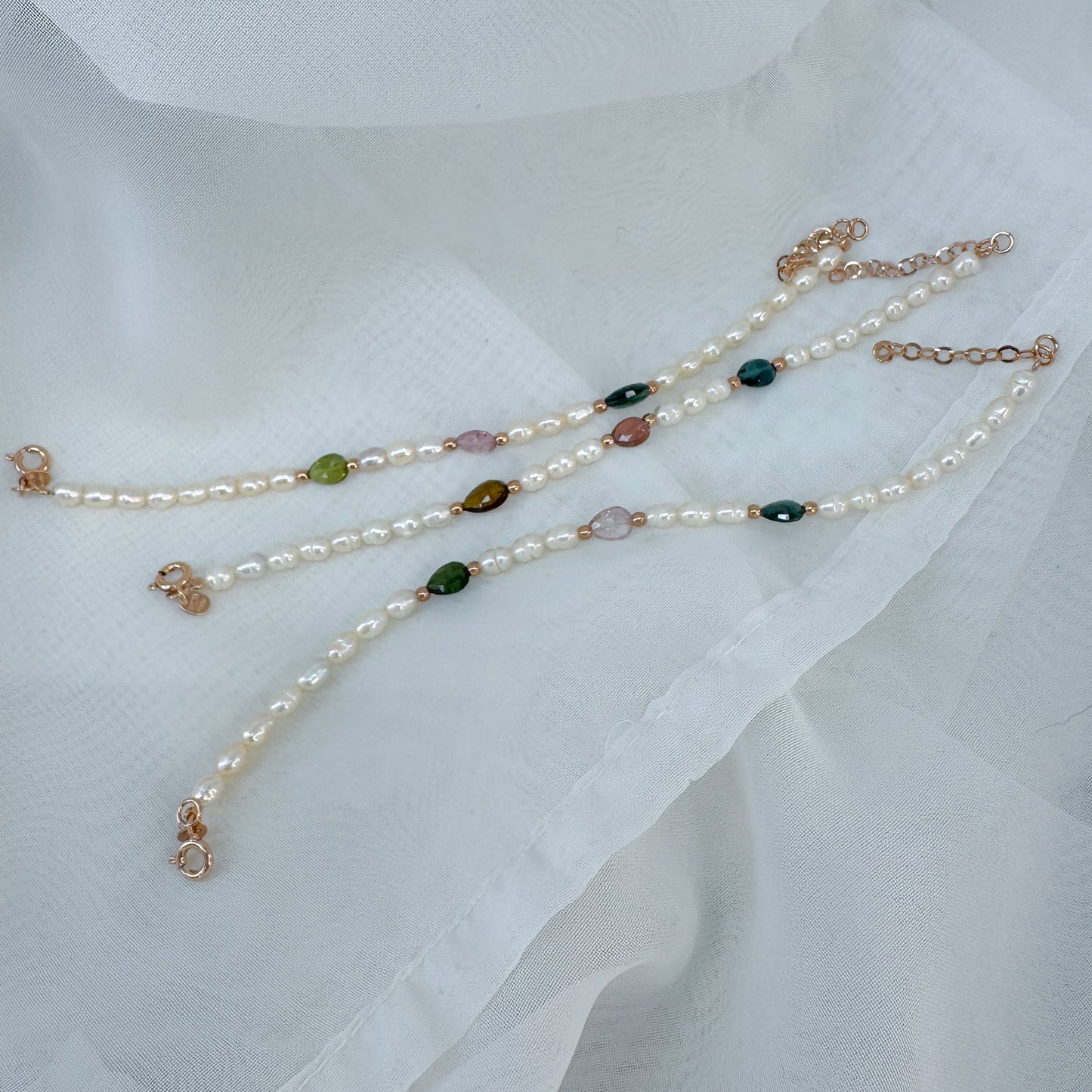 Bracciale perle risino alternate da pietre tormalina - Lumiere Bijoux