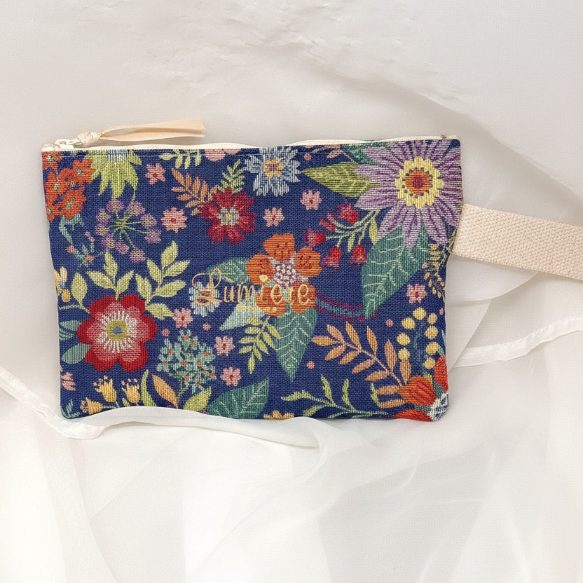 Pochette Grande con fascia fiori base blu