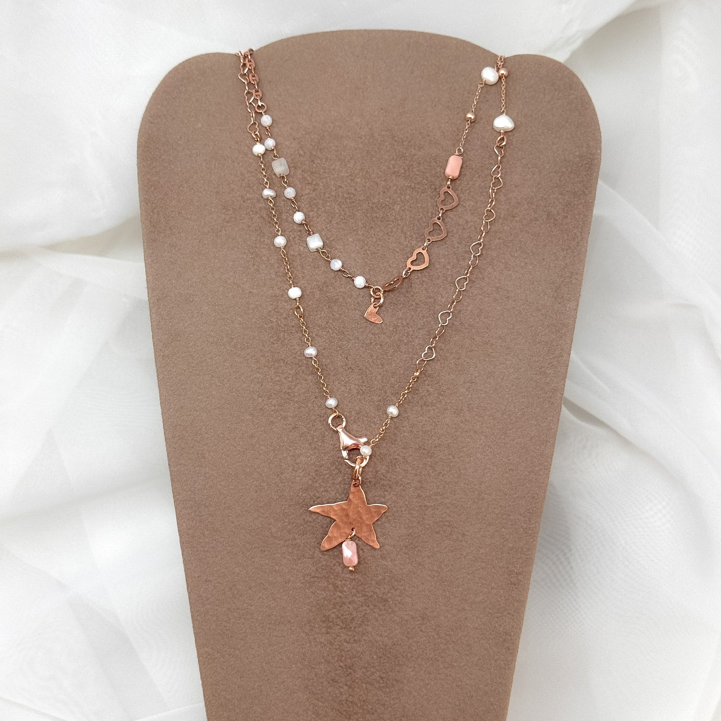 Collana lunga trasformabile con cristalli cipria con perle e catene multiforme con stella satinata battuta pendente — Argento 925 rosé Pezzo unico - Lumiere Bijoux