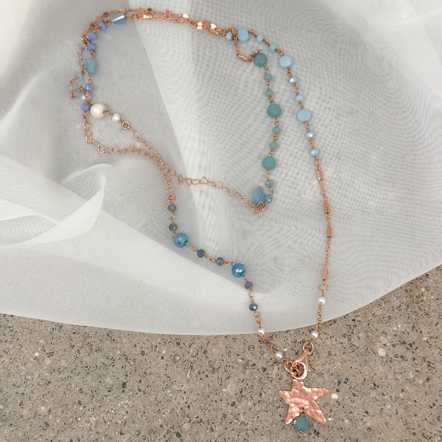 Collana lunga trasformabile con cristalli azzurri e catene multiforme con stella satinata battuta pendente — Argento 925 rosé Pezzo unico (Copia) - Lumiere Bijoux