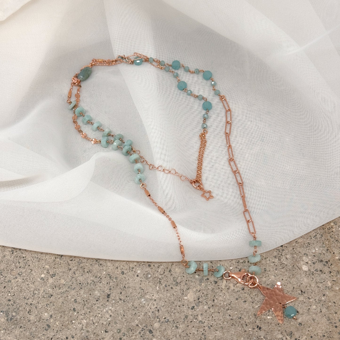 Collana lunga trasformabile con cristalli turchese e catene multiforme con stella battuta pendente — Argento 925 rosé Pezzo unico - Lumiere Bijoux