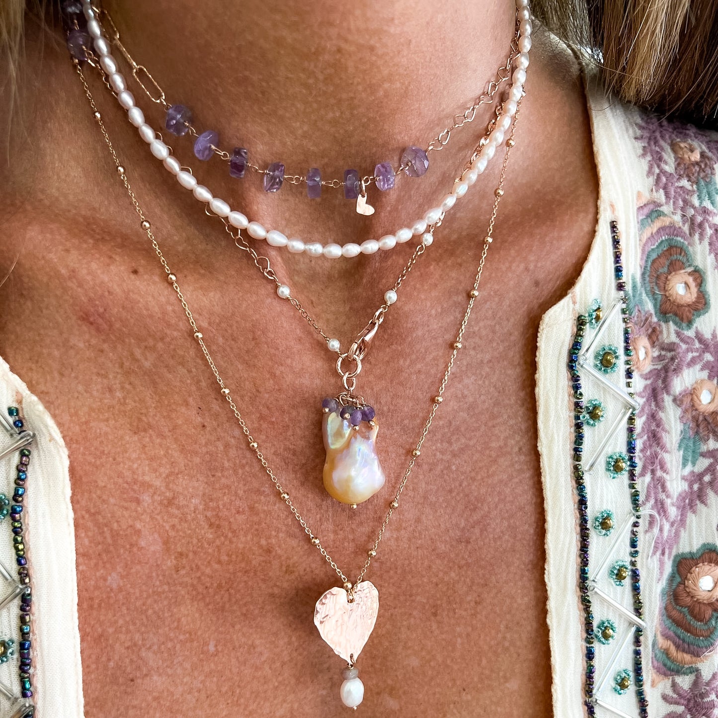 Collana lunga trasformabile con cristalli rondella lilla e catene multiforme con perla barocca pendente — Argento 925 rosé Pezzo unico - Lumiere Bijoux