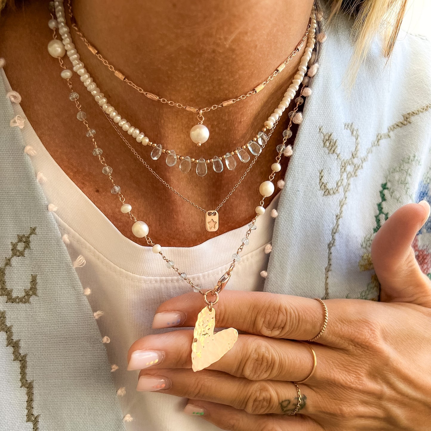 Collana lunga trasformabile cristalli azzurri e perle con cuore battuto pendente e catena tubetti — Argento 925 rosé Pezzo unico - Lumiere Bijoux