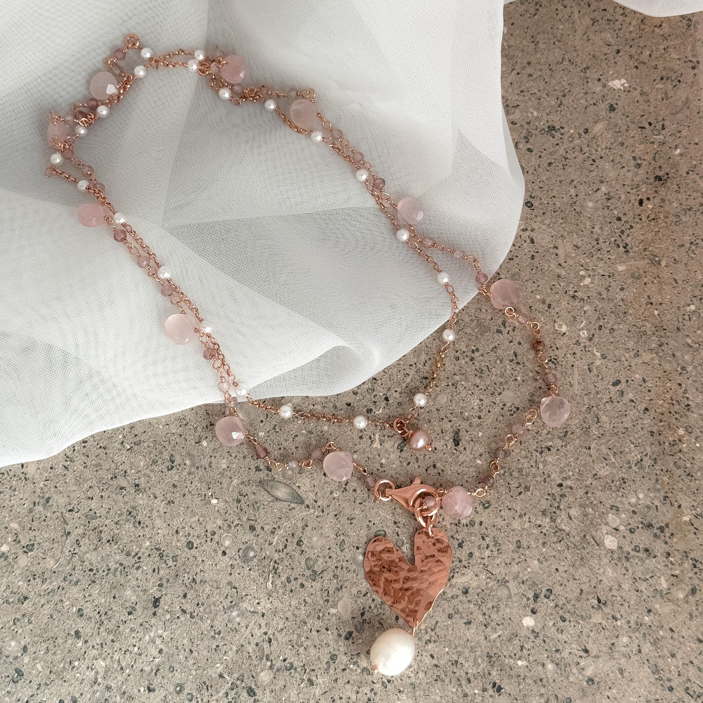 Collana lunga trasformabile cm 75 argento rosé cristalli e pietre soggetto battuto e perla naturale pendente - Lumiere Bijoux