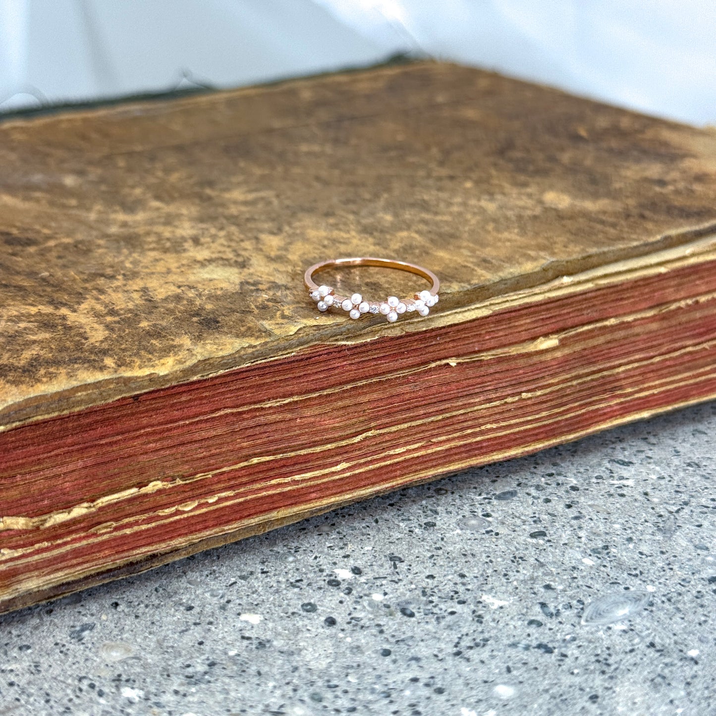 Anello fedina micro margherite di perle - Lumiere Bijoux