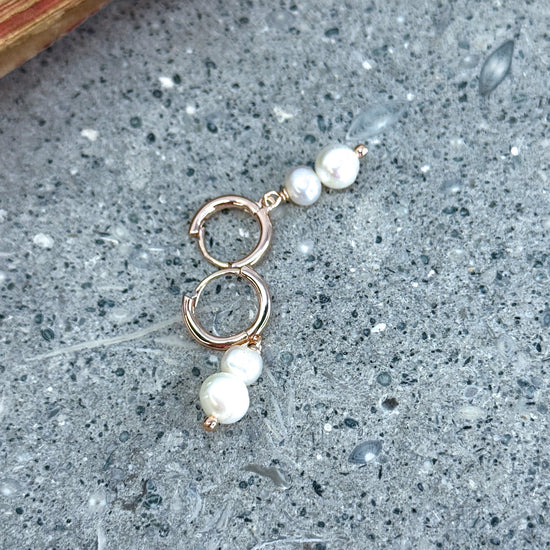 Coppia orecchini cerchietto con doppia perla bianca pendente argento rosé - Lumiere Bijoux