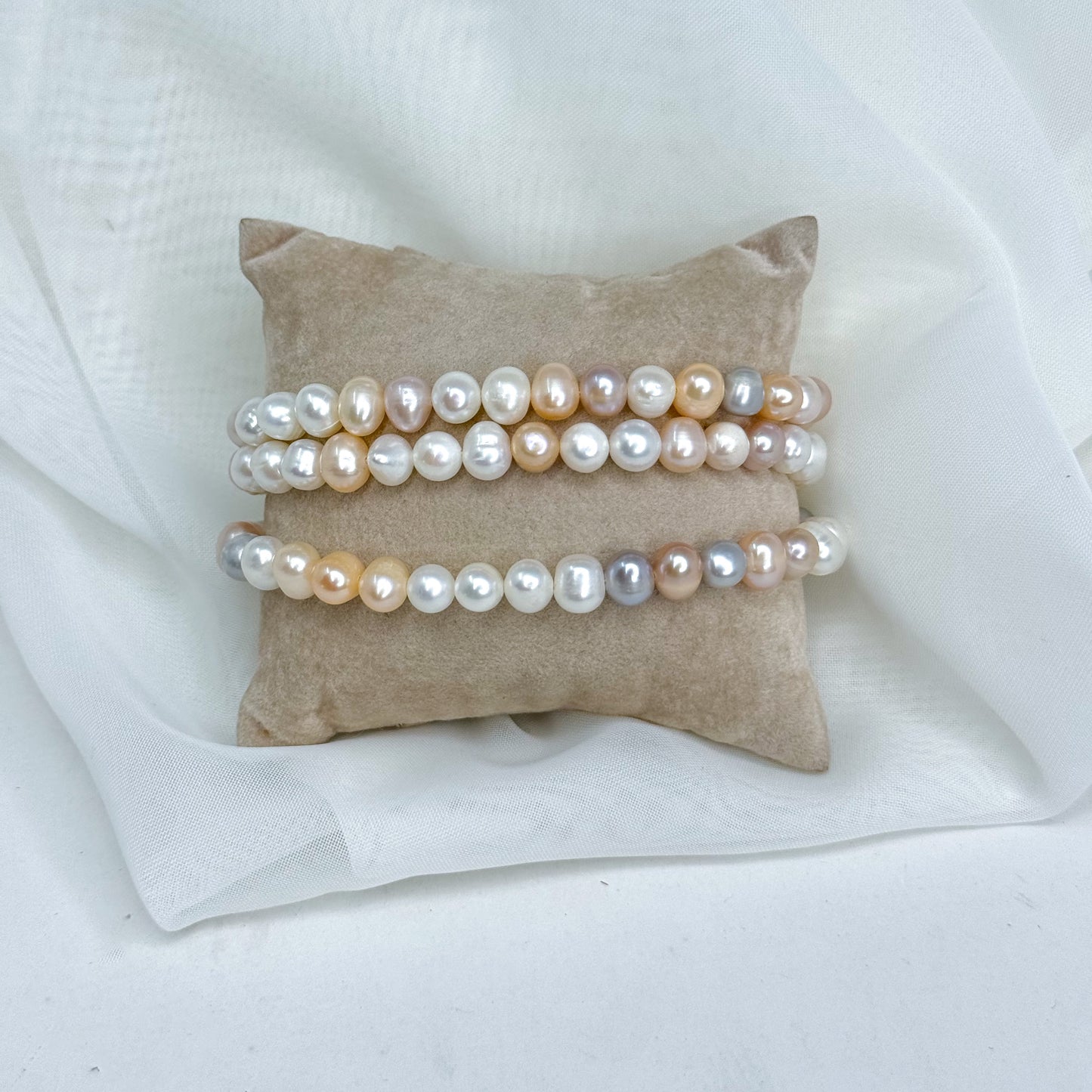 Bracciale perle sassetto multicolore bianco, grigio e rosa