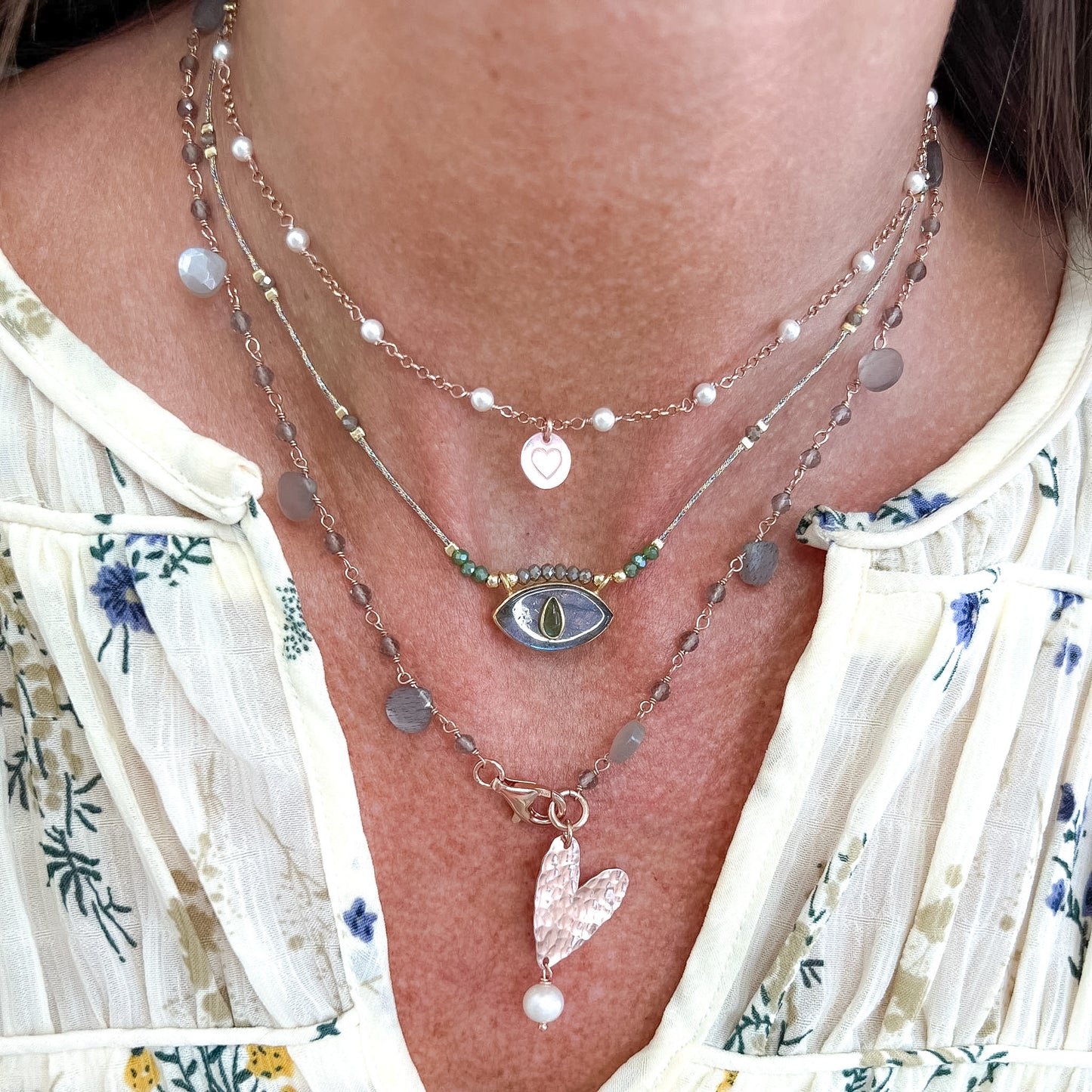 Collana lunga trasformabile cm 75 argento rosé cristalli e pietre soggetto battuto e perla naturale pendente - Lumiere Bijoux