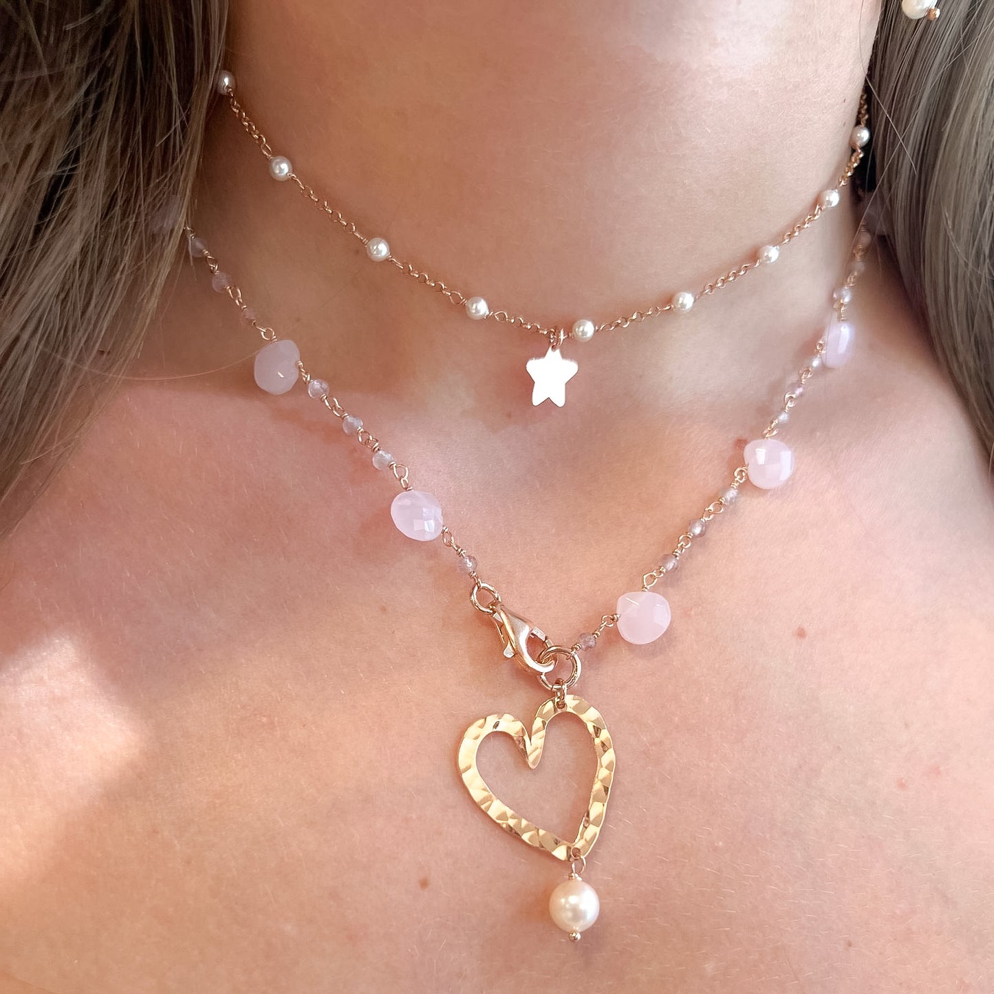 Collana lunga trasformabile cm 75 argento rosé cristalli e pietre soggetto battuto e perla naturale pendente - Lumiere Bijoux