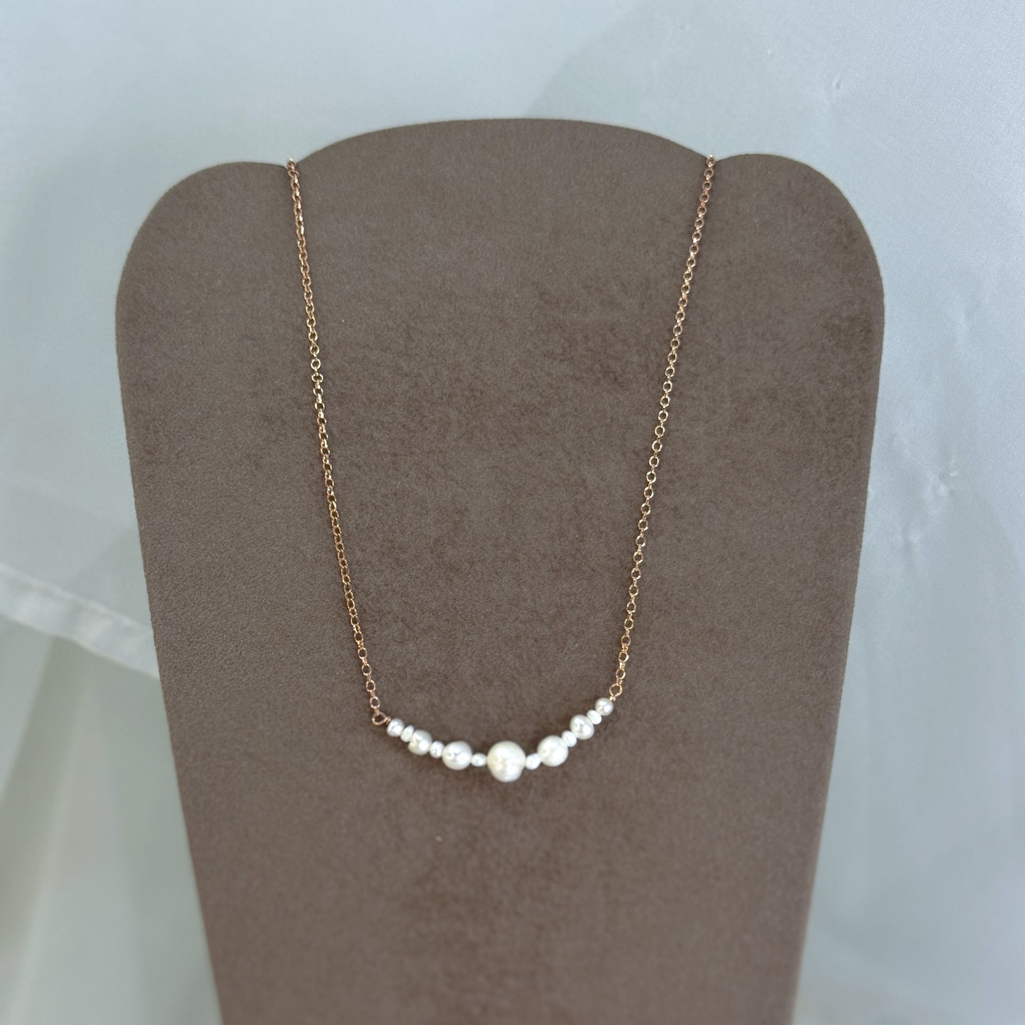 Collana catena rolò cm 35 e mezzaluna di perle - Lumiere Bijoux