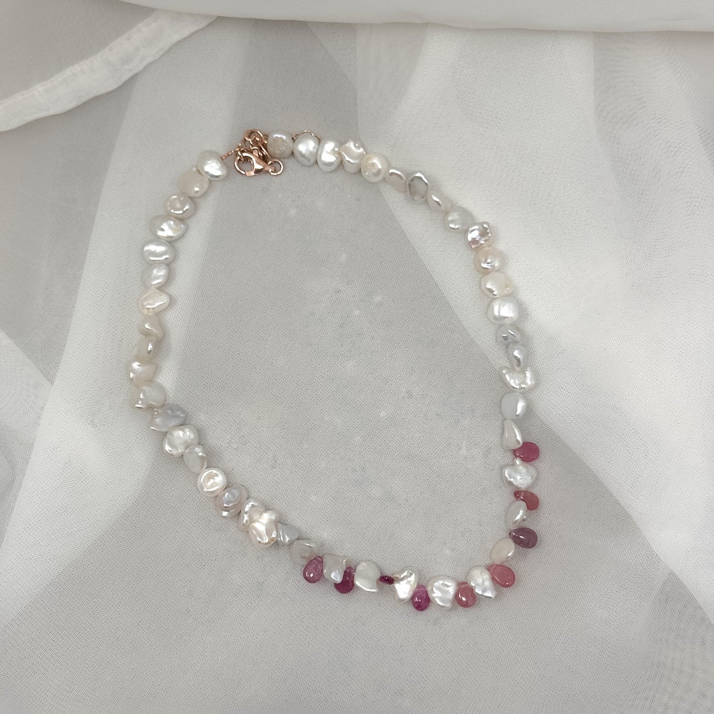 Collana perle tonde bianche e zaffiri rosa - PU103 - Lumiere Bijoux