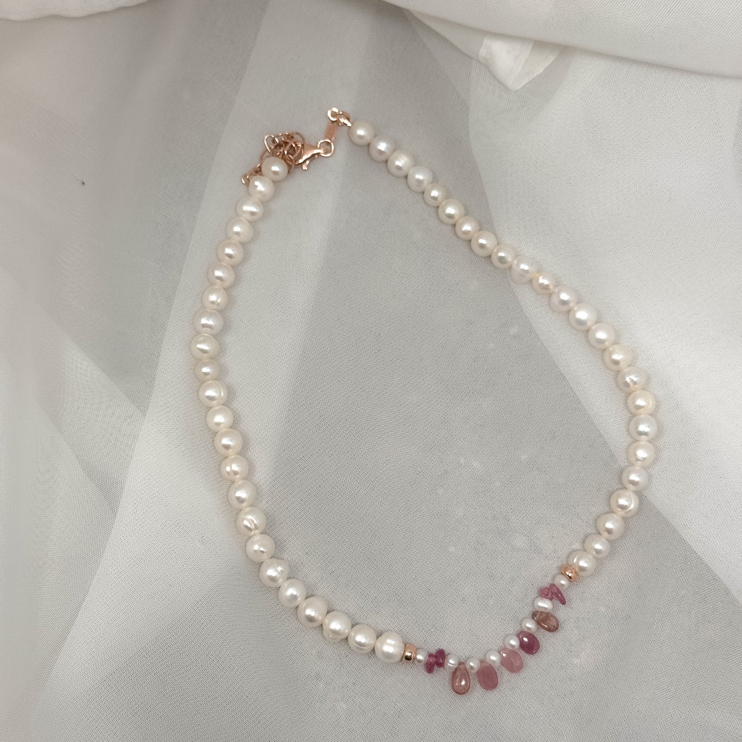Collana perle tonde bianche e zaffiri rosa - PU104 - Lumiere Bijoux