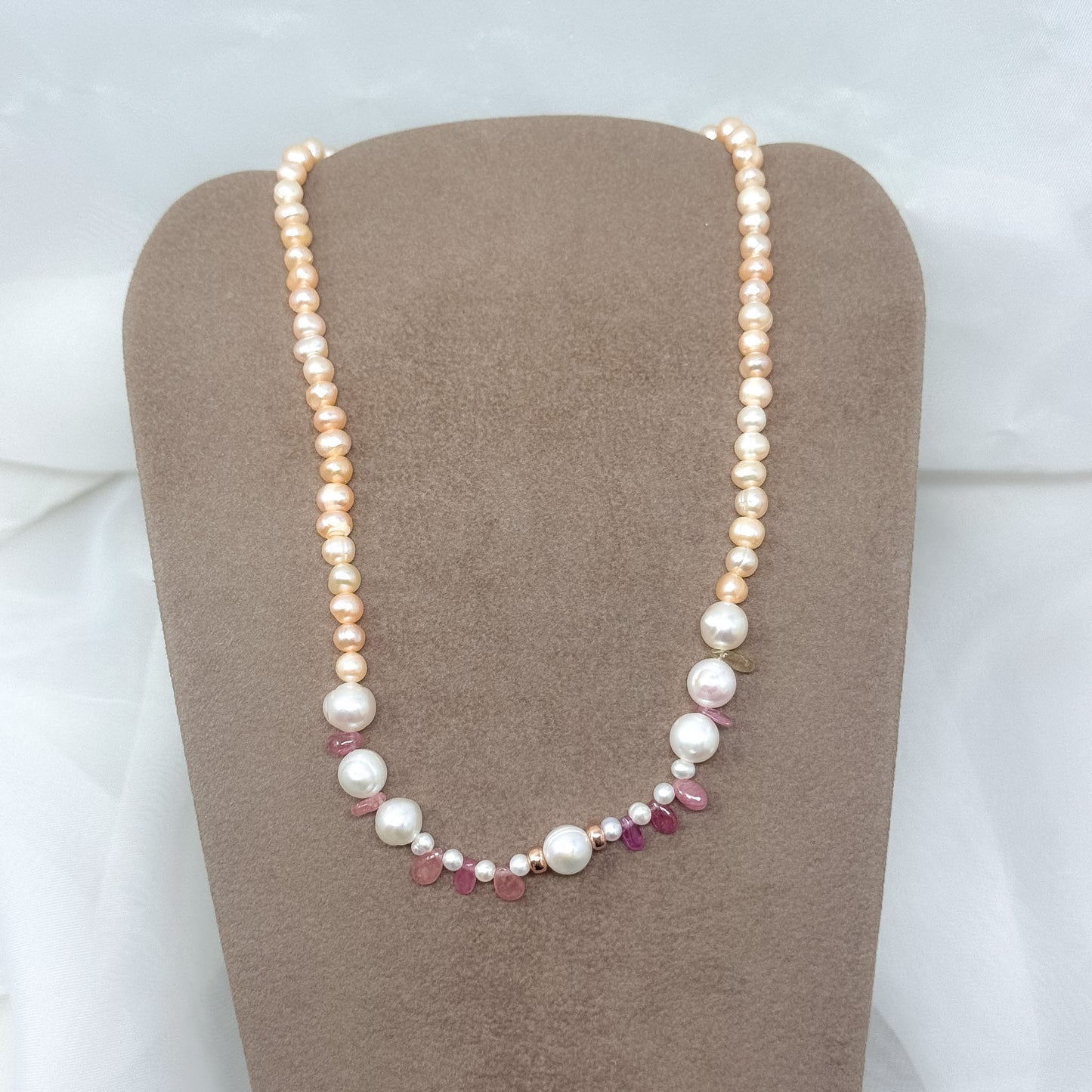 Collana perle tonde bianche e rosa e zaffiri rosa - PU105 - Lumiere Bijoux