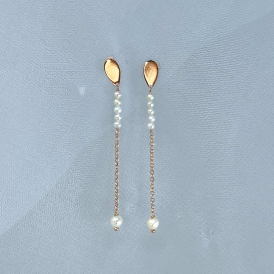 Coppia orecchini pendenti con goccia rosé e perle - Lumiere Bijoux