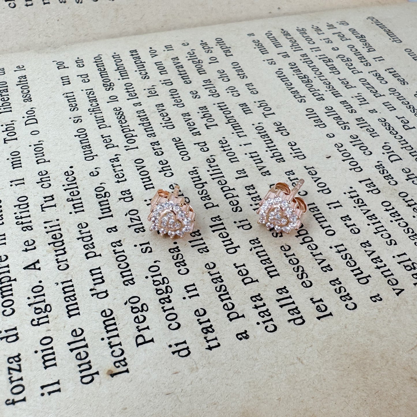 Coppia micro orecchini lobo cuore sacro con zirconi - Lumiere Bijoux