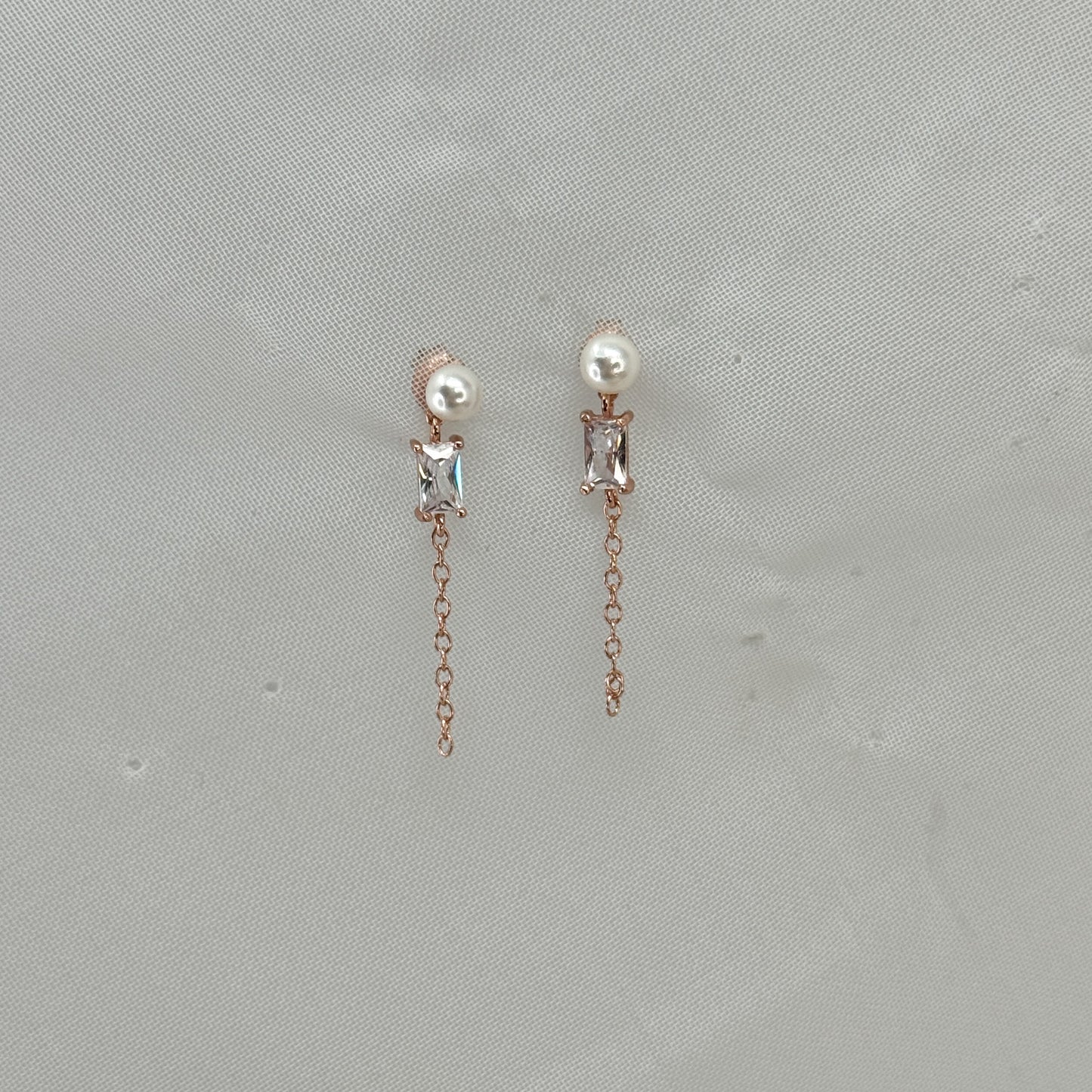 Coppia orecchini microperla lobo zircone baguette e catenella - Lumiere Bijoux