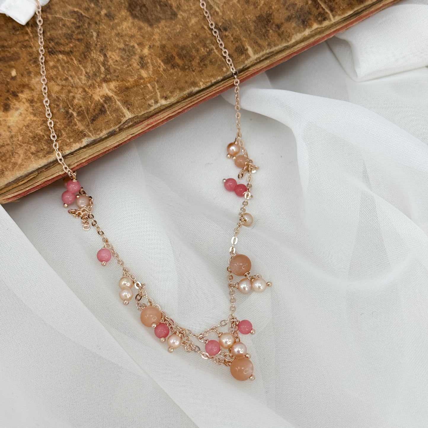 Collana cm 35 cascata di perle e pietre pendenti - Floreali - Lumiere Bijoux