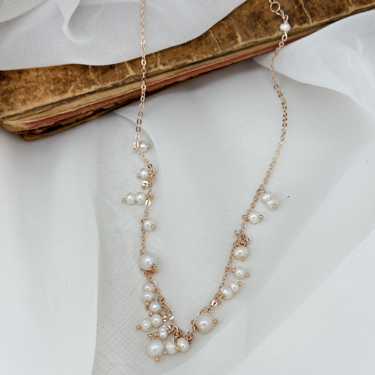 Collana cm 35 cascata di perle rosa o bianche - Floreali - Lumiere Bijoux