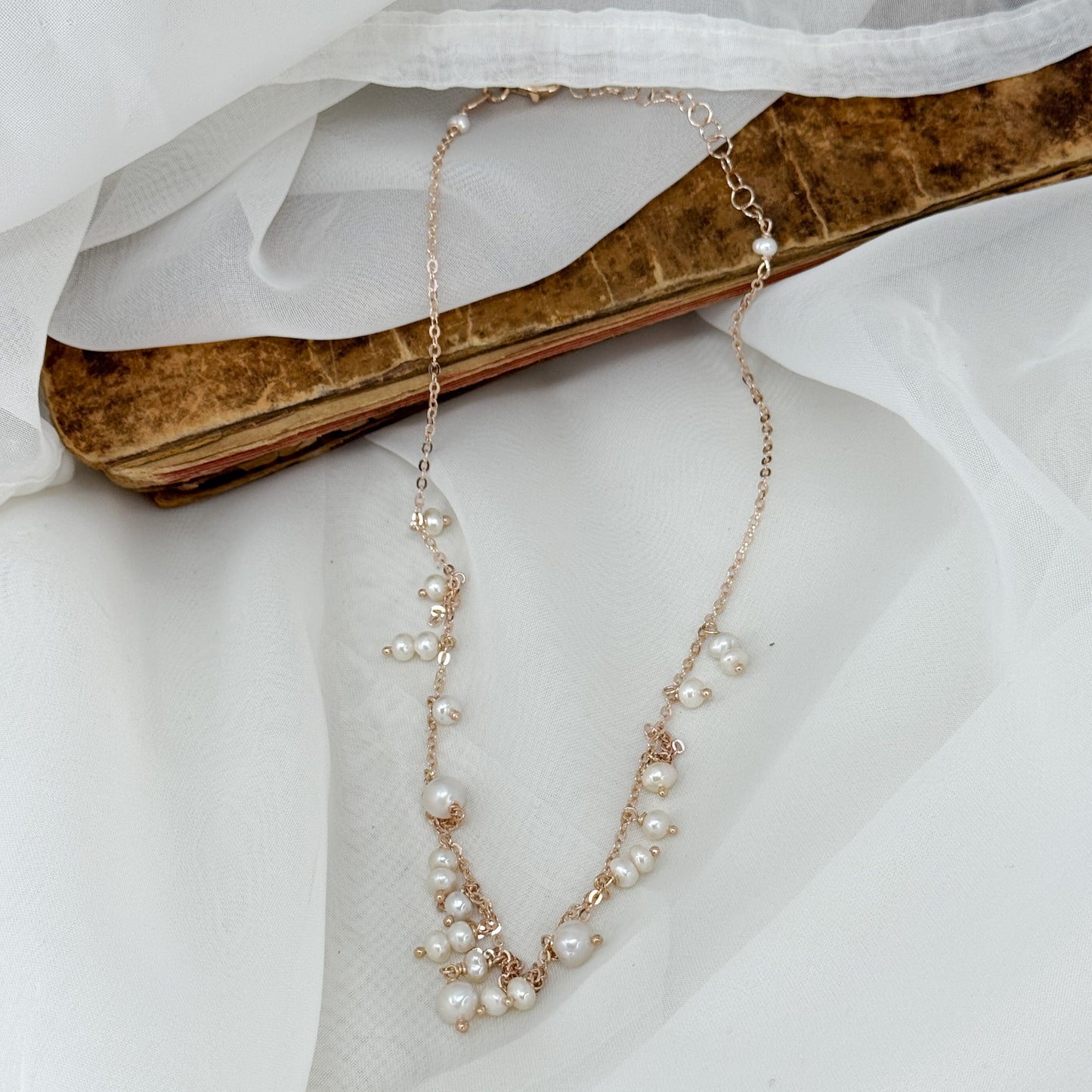 Collana cm 35 cascata di perle rosa o bianche - Floreali - Lumiere Bijoux