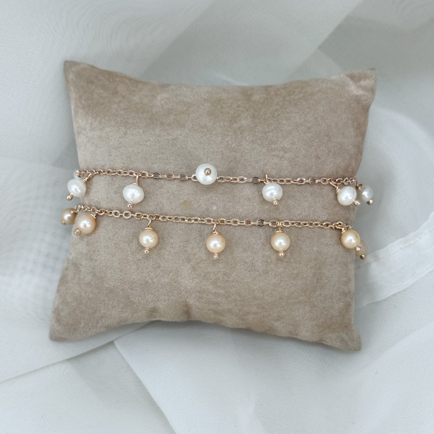 Bracciale perle rosa o bianche pendenti - Floreali - Lumiere Bijoux