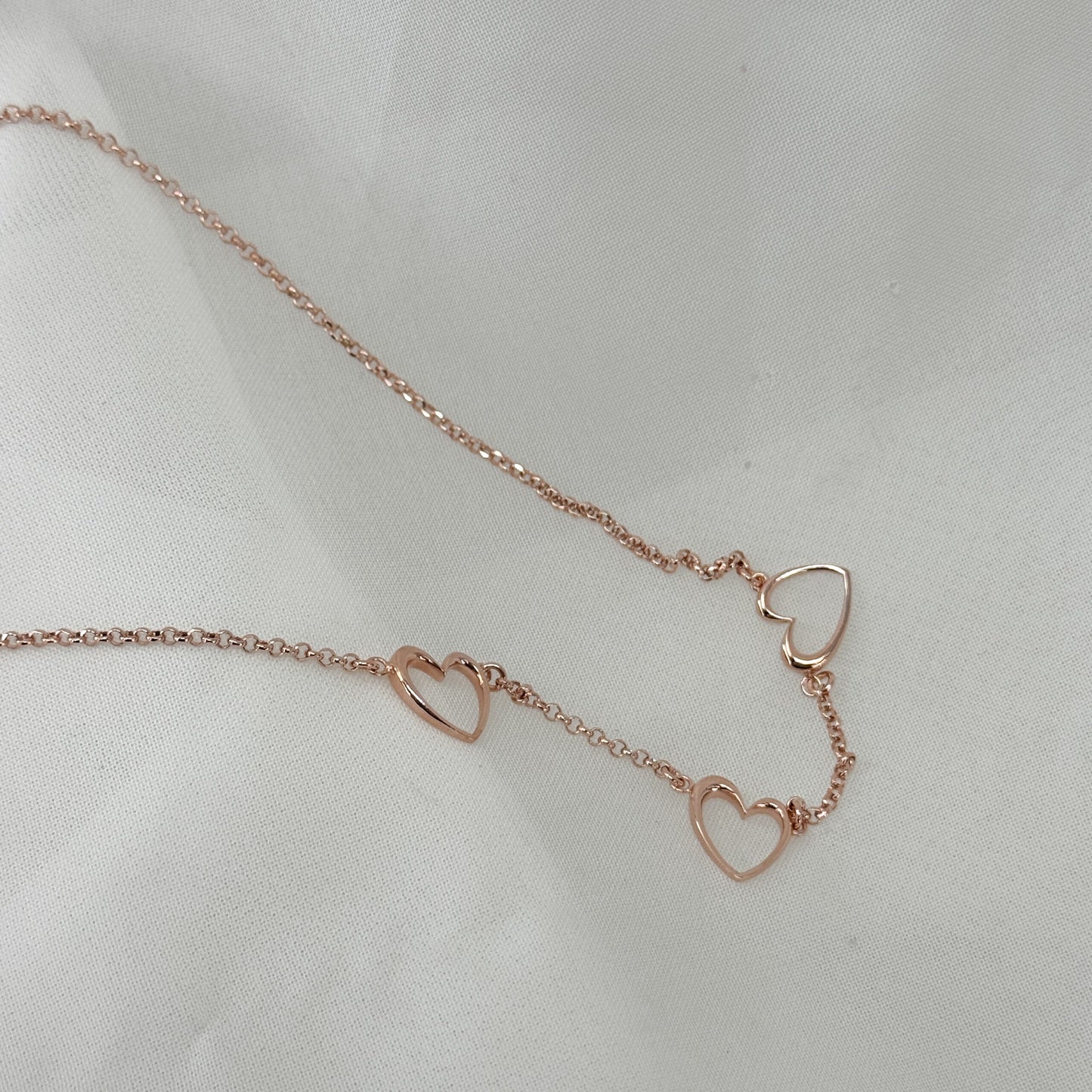 Collana catena rolò cm 35 con 3 cuori vuoti in linea da 1 cm - Lumiere Bijoux