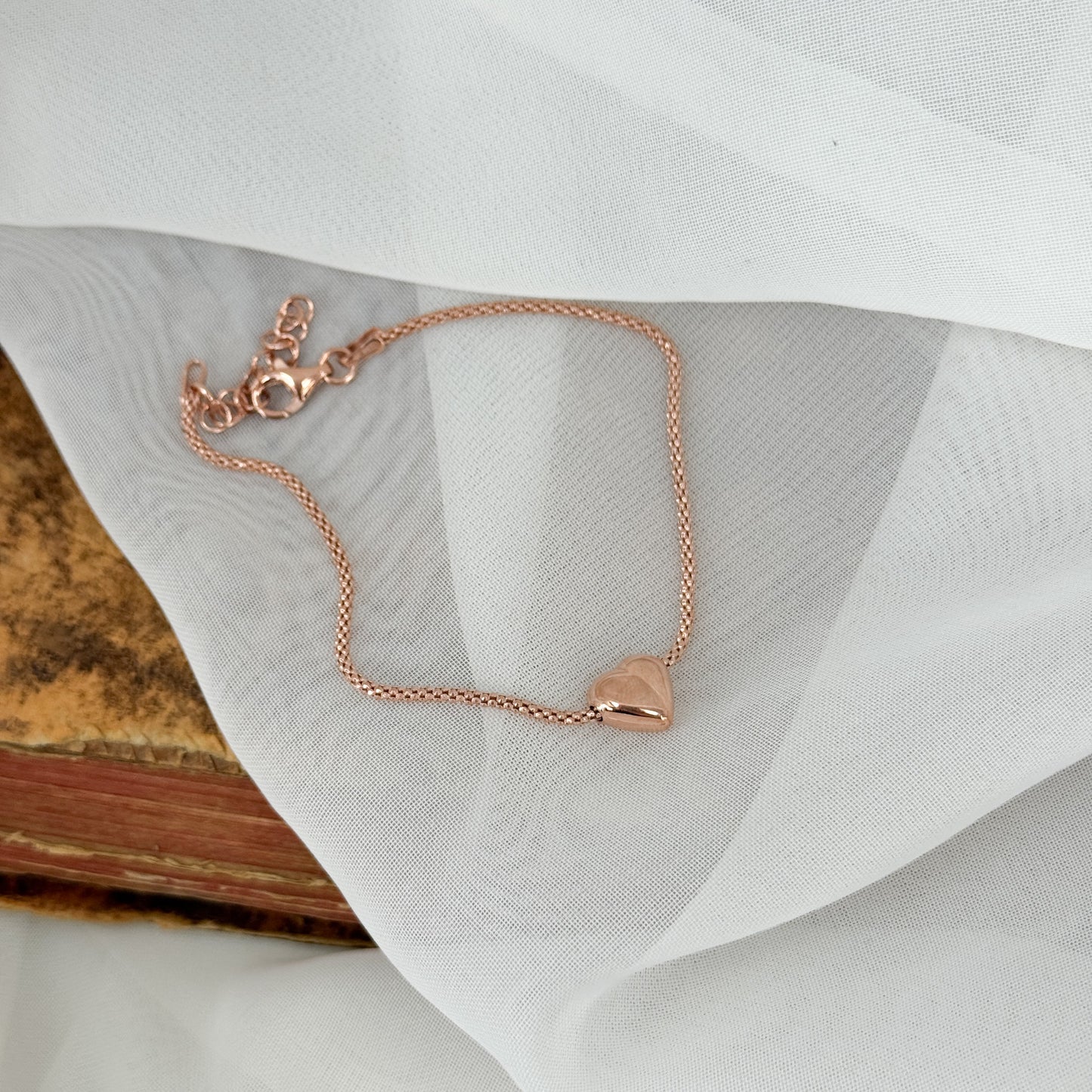 Bracciale catena coreana con cuore bombato centrale da 0.8 cm - Lumiere Bijoux