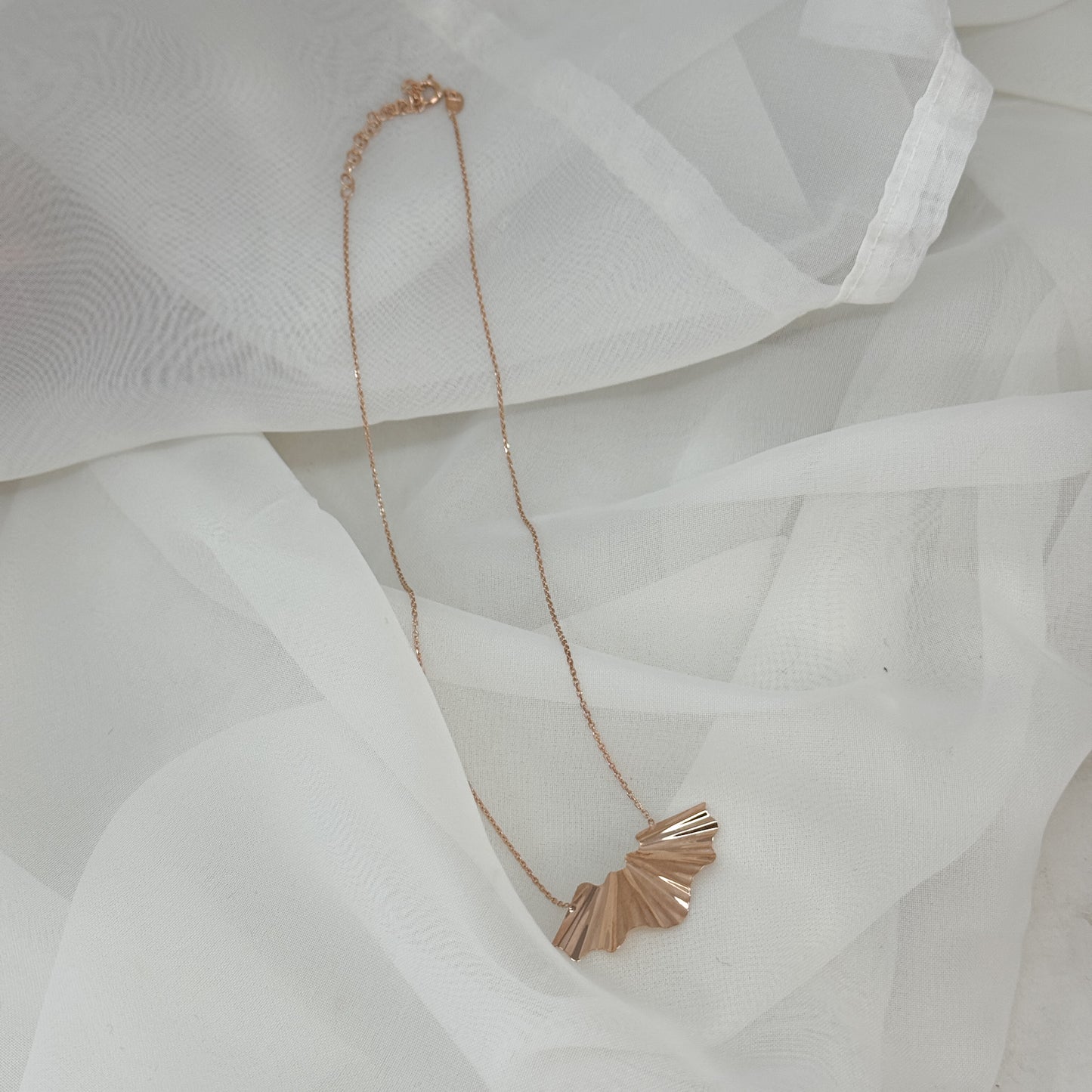 Collana catena rolò cm 40 con ventaglio mezzaluna in linea - Lumiere Bijoux