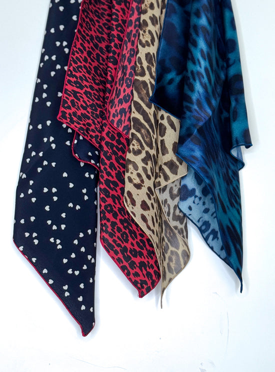 Foulard 100% seta - 45x45 cm Animalier e Cuoricini - Lumiere Bijoux