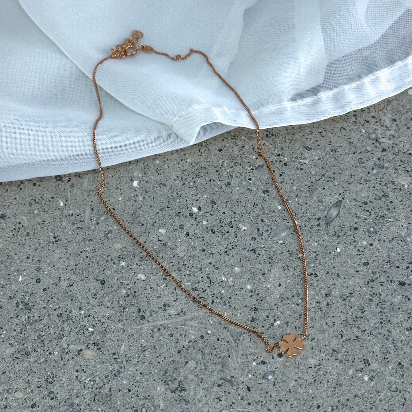 Collana choker catena grumette cm 35 stella - cuore o quadrifoglio in linea in argento 925 rosé ESSENZIALE - Lumiere Bijoux