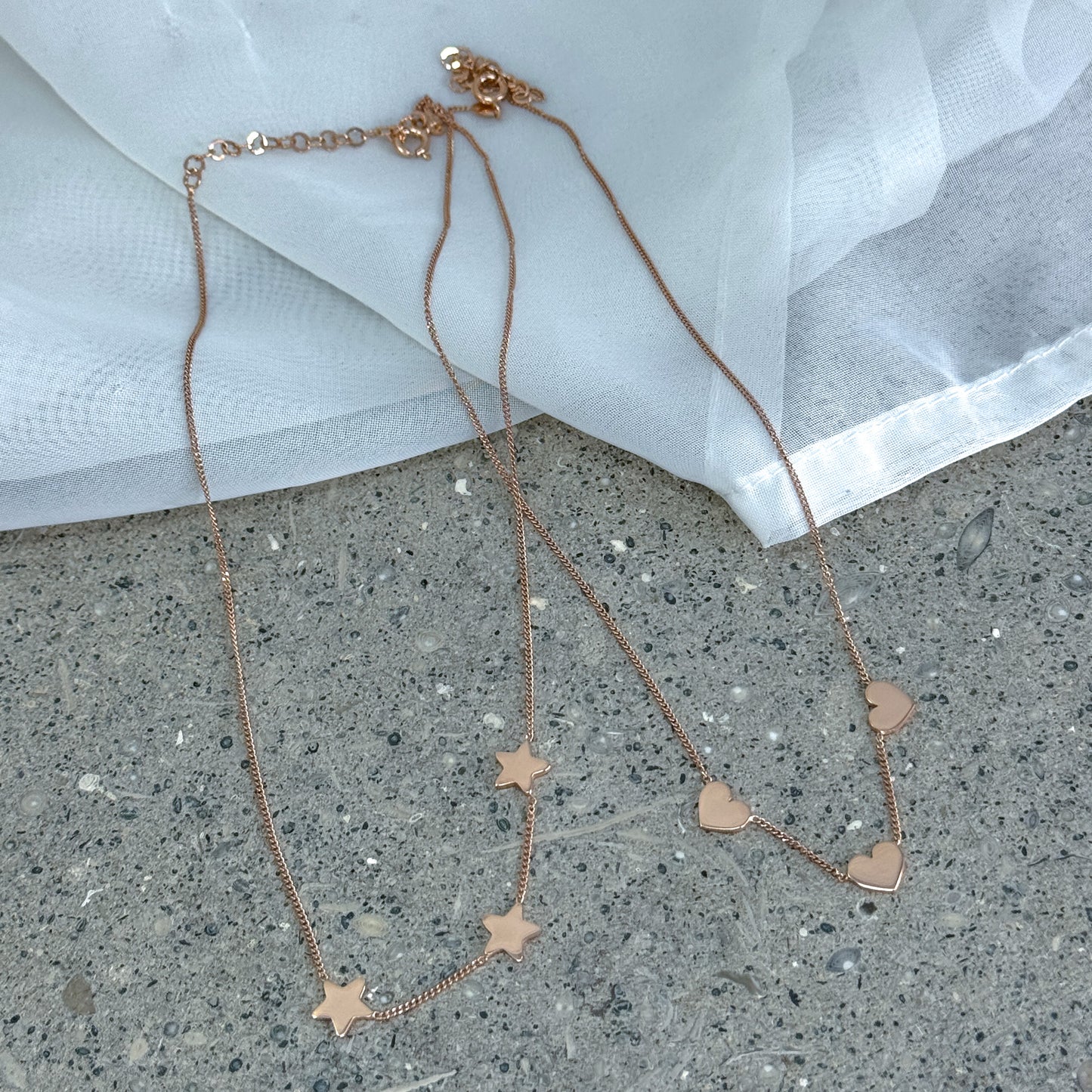 Collana choker catena grumette con 3 stelle o 3 cuori in linea da 0.8 mm argento 925 rosé - cm 35 ESSENZIALE - Lumiere Bijoux