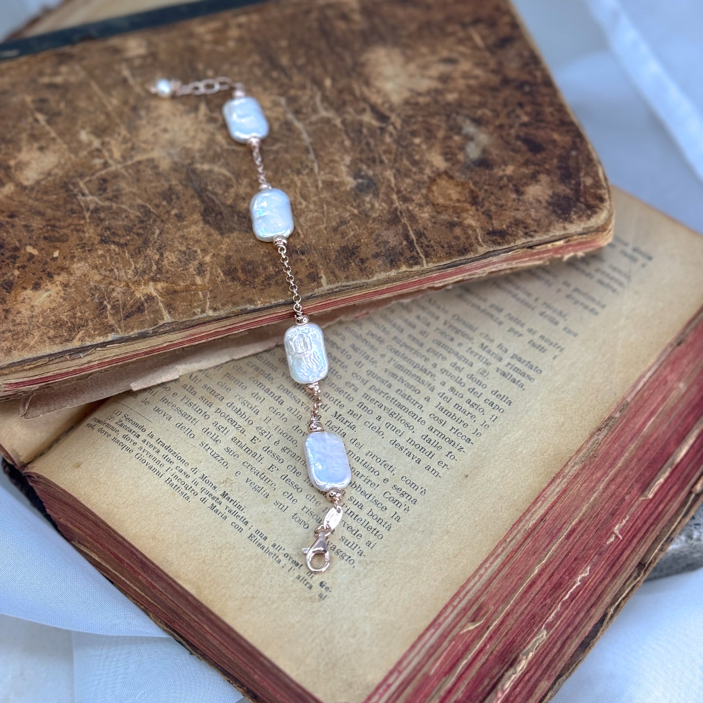 Bracciale catena rolò alternata da perle rettangolari bianche - Lumiere Bijoux