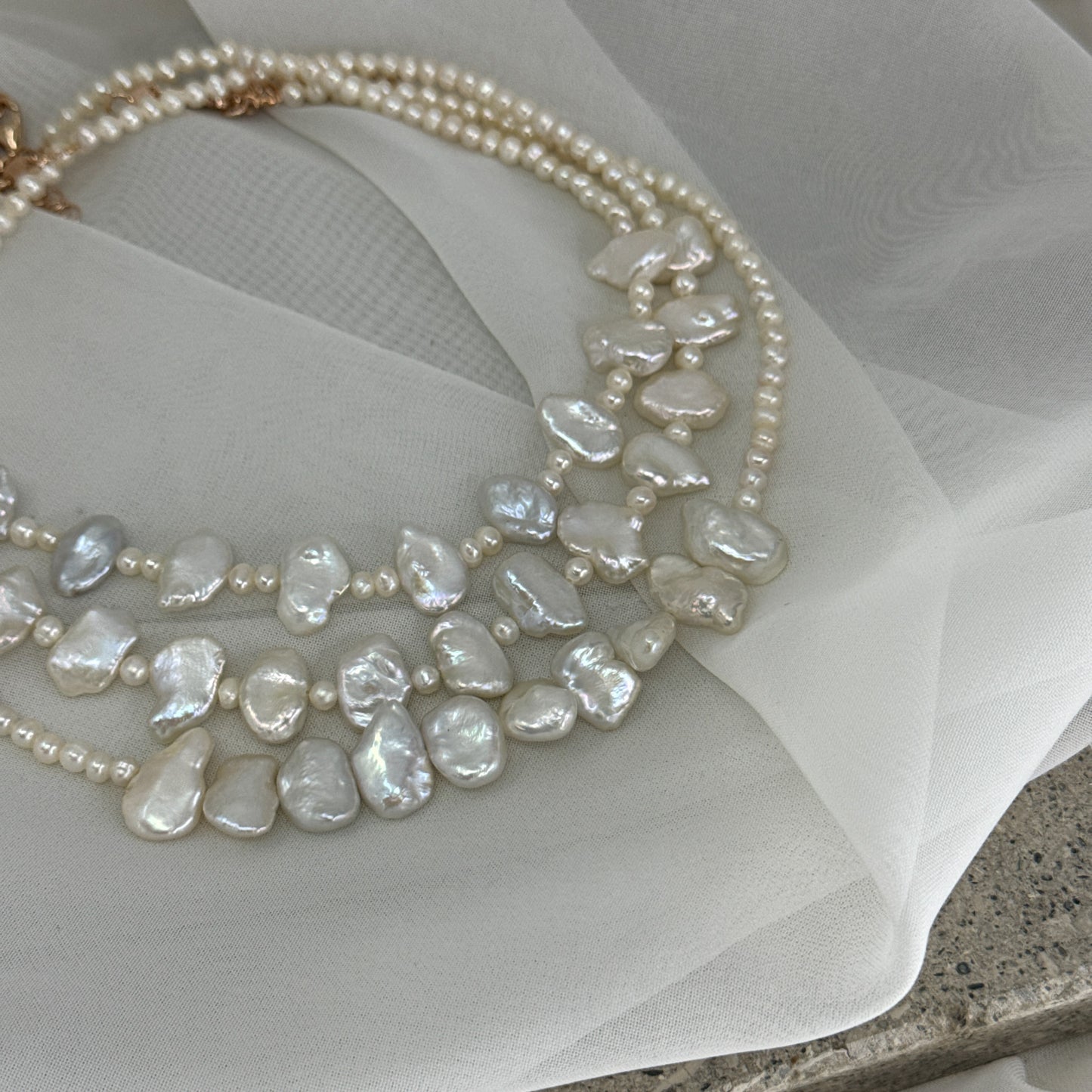 Collana perle tonde e perle petalo - Lumiere Bijoux