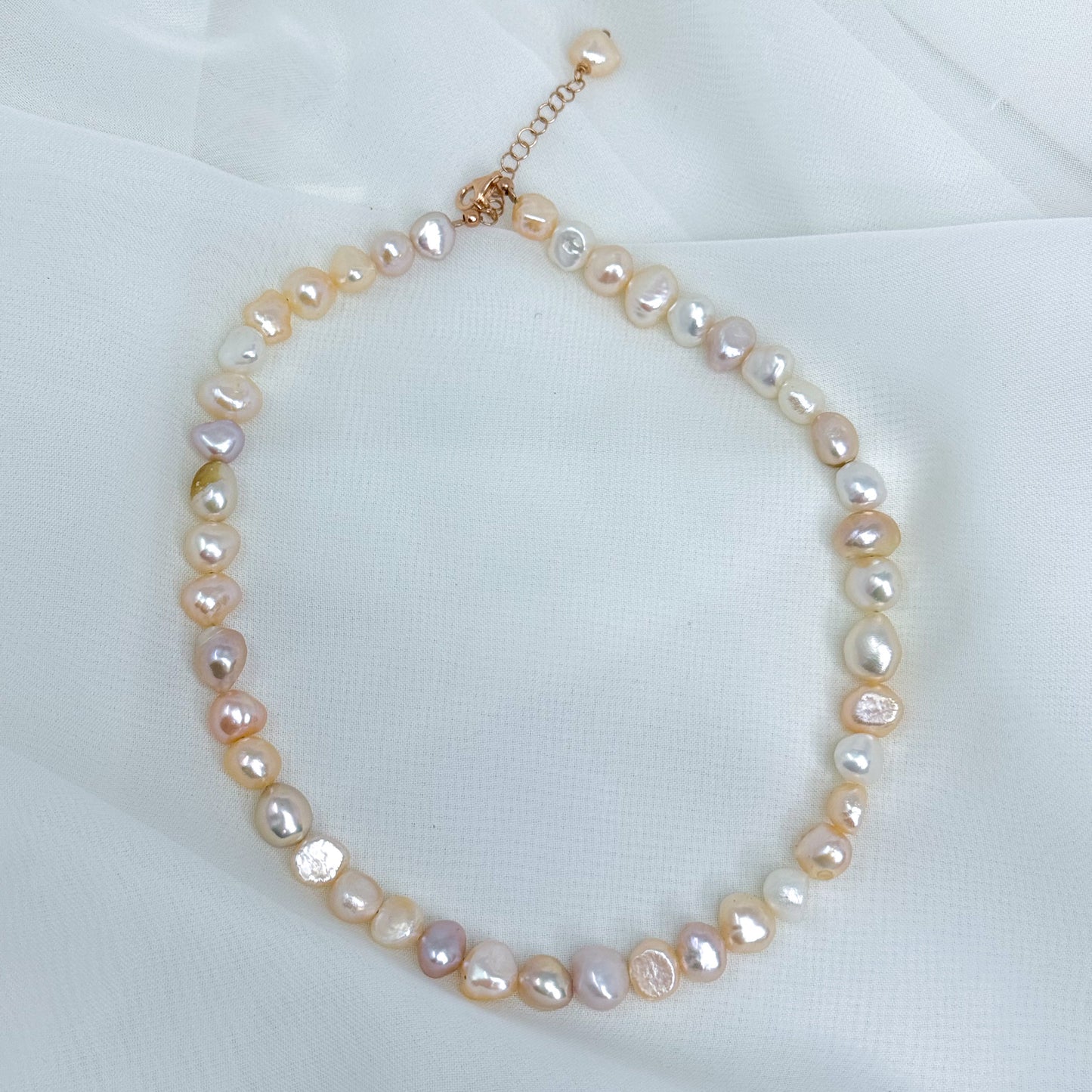 Collana perle tonde irregolari bianche, rosa e lilla da 0,8 mm cm 35 più 5 di allungamento rosè