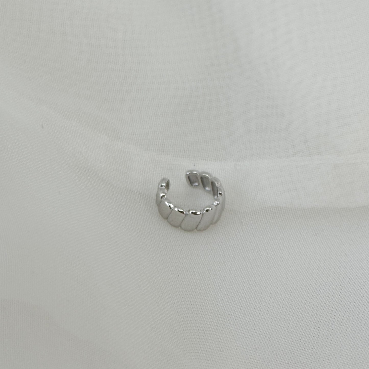 Earcuff rosè attorcigliato bombato - Lumiere Bijoux
